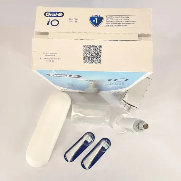 Oral-B iO Series 3 Rechargeable Electric Toothbrush White New Open Box 2 Heads - Picture 2 of 8